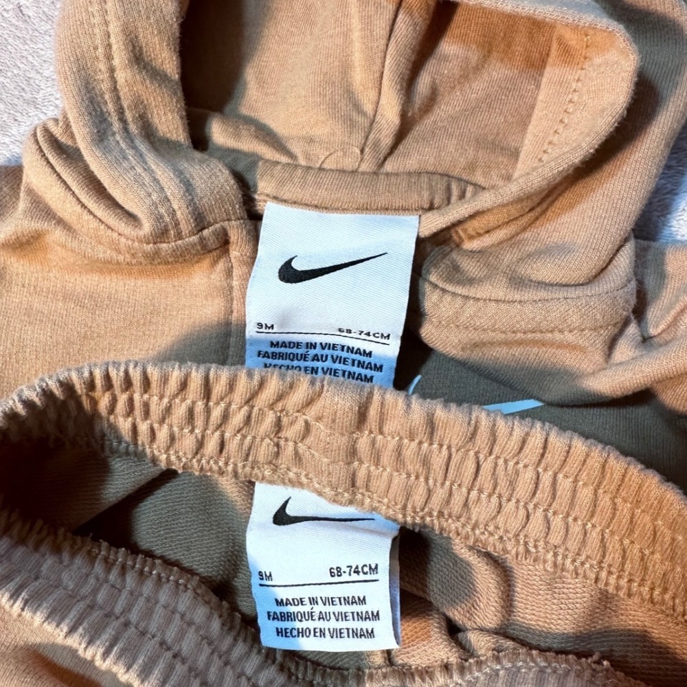 Nike Baby Boys Tan Khaki Fleece Zip Up Hoodie and Joggers Tracksuit Set 9M - Picture 3 of 4